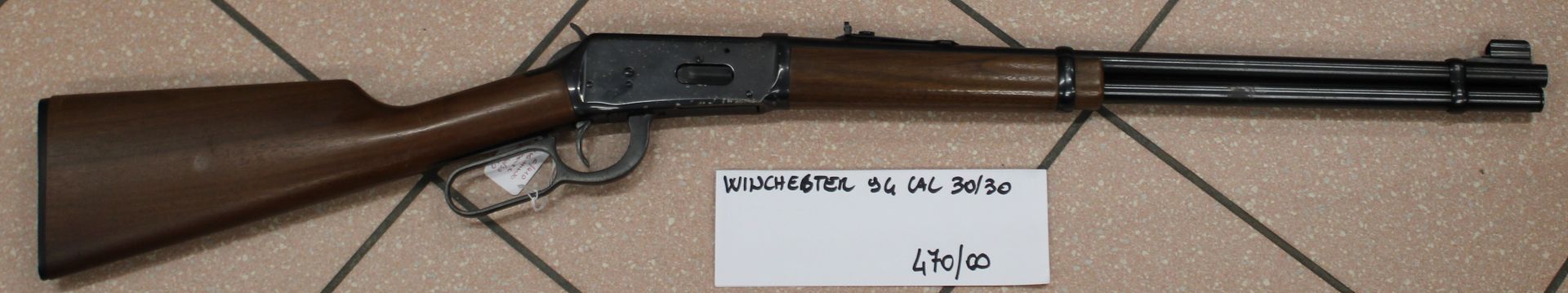 Carabina a leva Winchester modello 94 calibro 30-30.
Prezzo di 470,00€