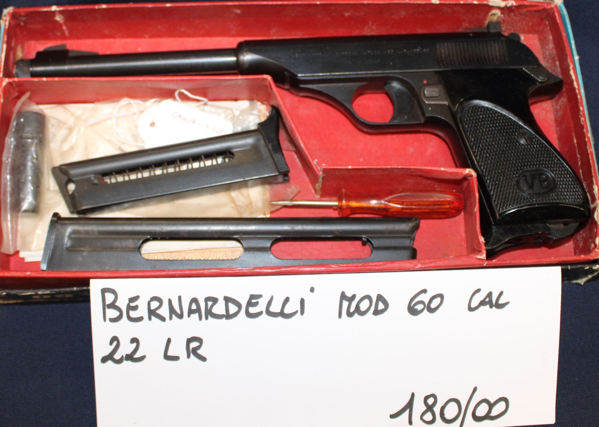 Pistola semiautomatica Bernadelli modello 60 calibro 22 l.r.
Prezzo di 180,00€ 
