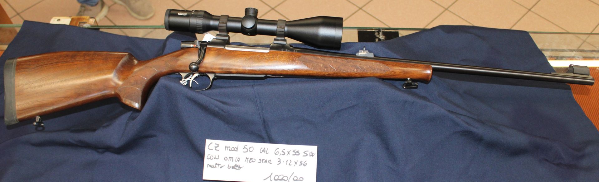 Carabina Cz modello 50 calibro 6.5x55 SW con ottica3-12x56.
Molto bello.
Prezzo di 1000,00e