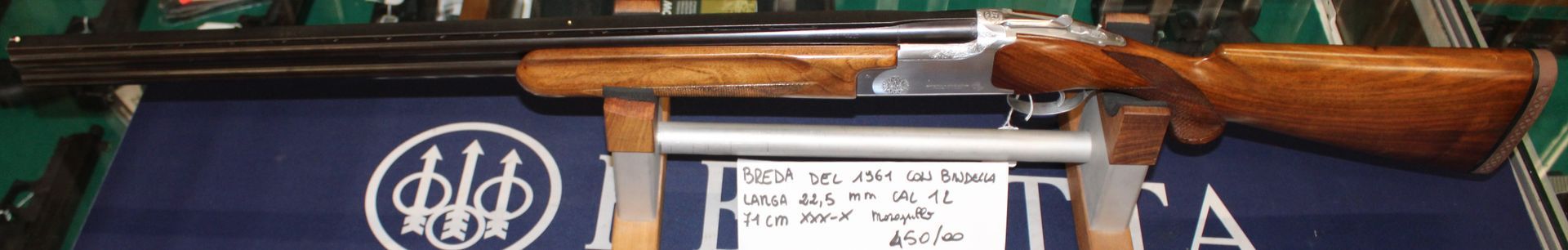 Fucile sovrapposto Breda calibro 12 , monogrillo, con bindella larga 22.5 mm e canne lunghe 71 cm xxx-x.
Arma del 1961.
Prezzo di 450,00€