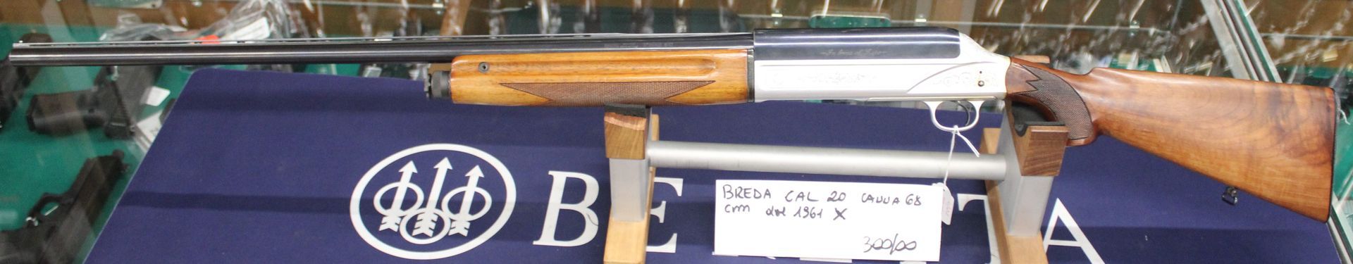 Fucile semiautomatico Breda calibro 20 con canna da 68 centimetri canna da x
Anno del 1961.
Prezzo di 300,00€