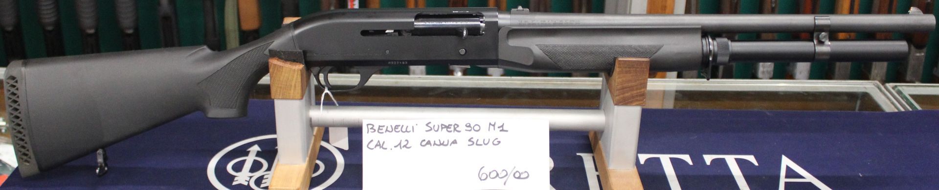 Fucile semiautomatico Benelli super 90 m1 con canna slug calibro 12.
Prezzo di 600,00€