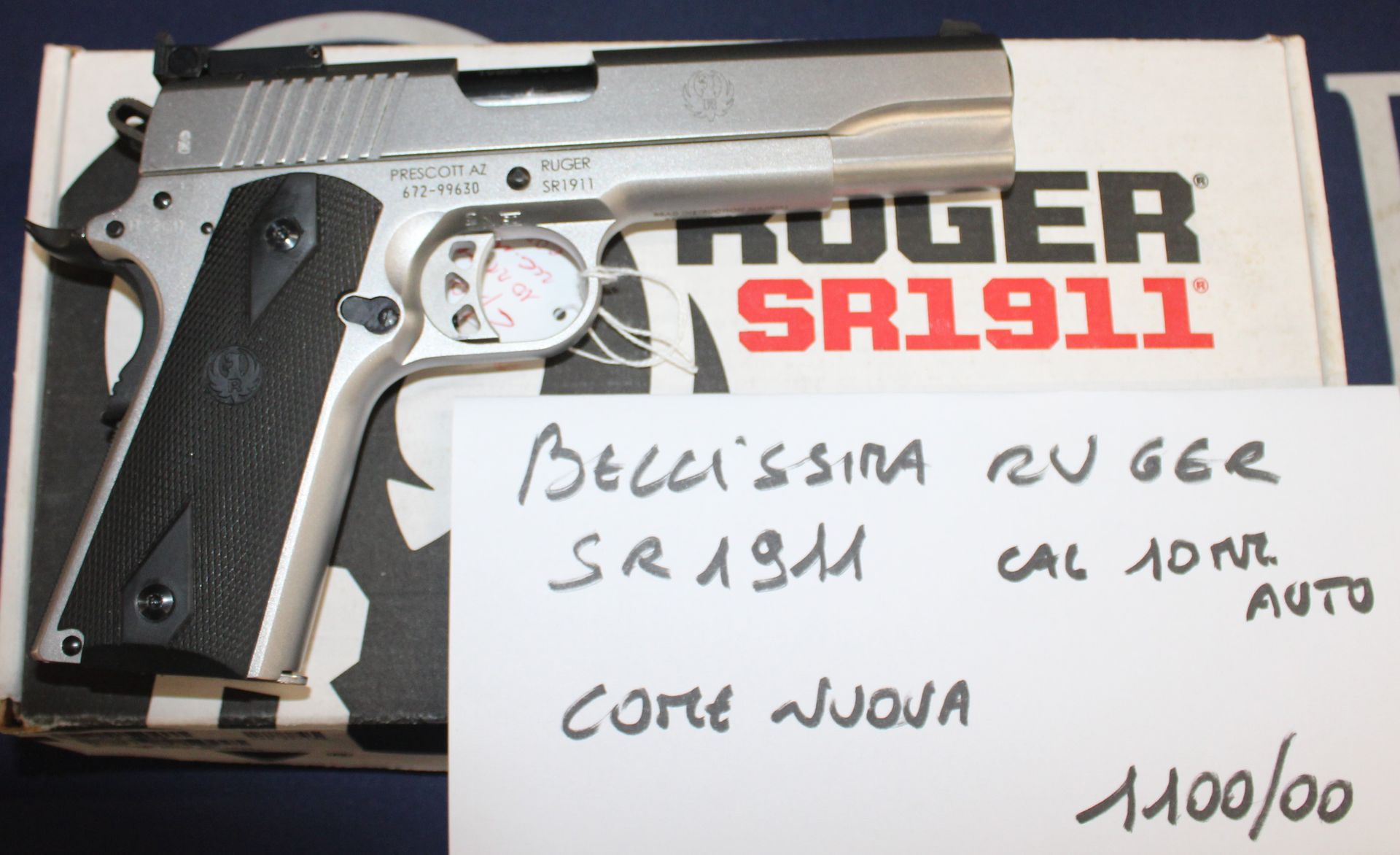Pistola semiautomatico Ruger modello SR1911 calibro 10 mm Auto.
Bellissima, come nuova.
Prezzo di 1100,00€