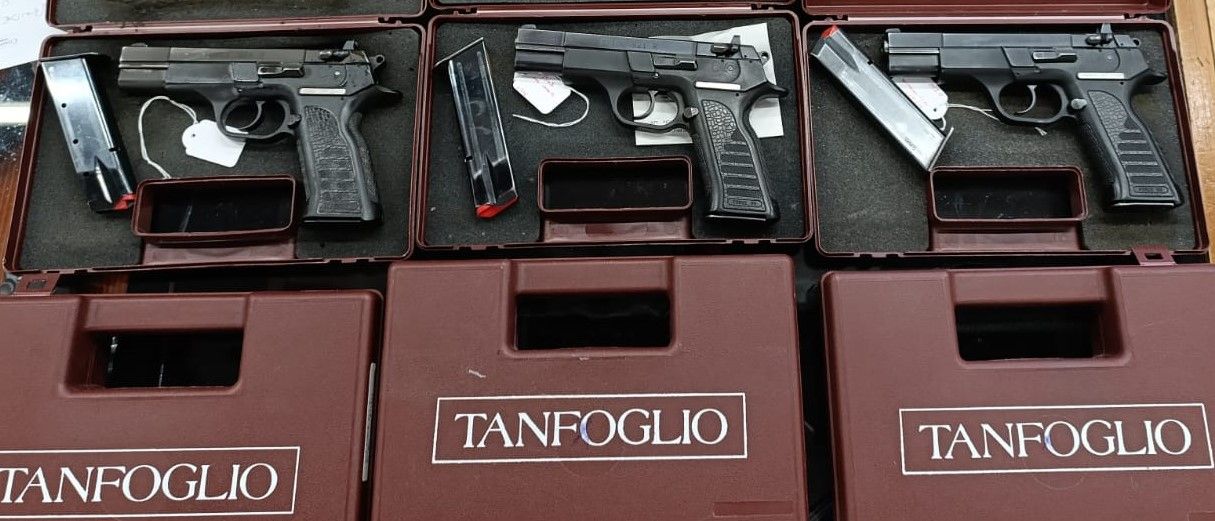 Pistola semiautomatica Tanfoglio calibro 9x21.
Prezzo di 200,00€