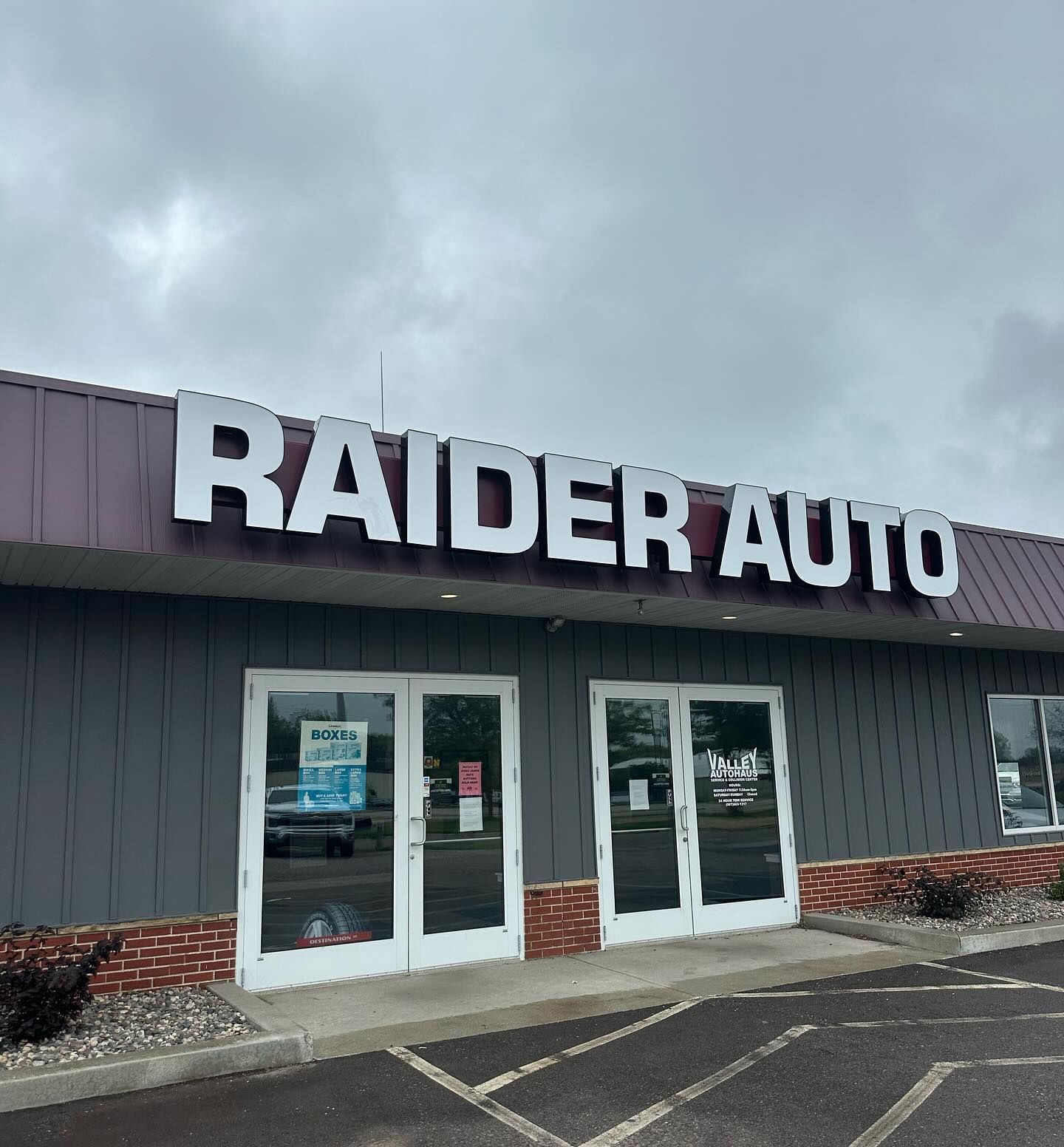 Inside Shop | Raider Automotive