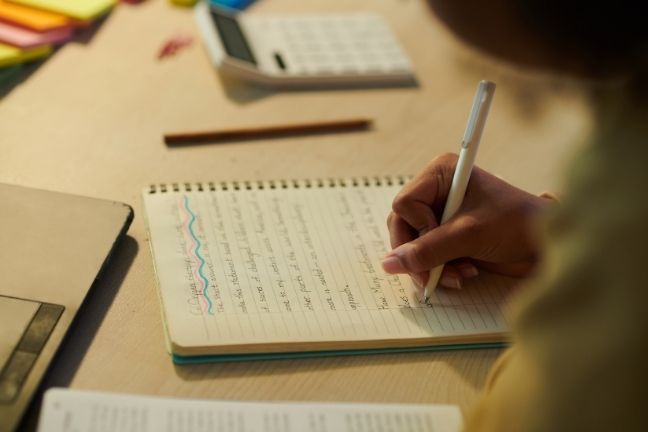 How to Write a Meaningful Obituary: A Guide for Brownsburg Families