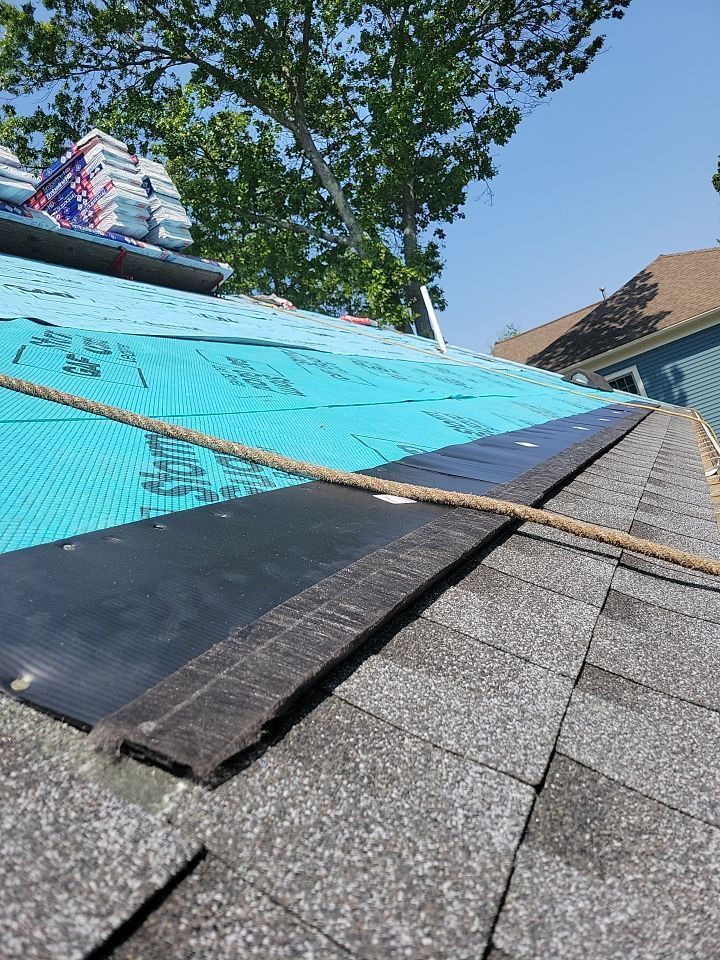 roofer workijng