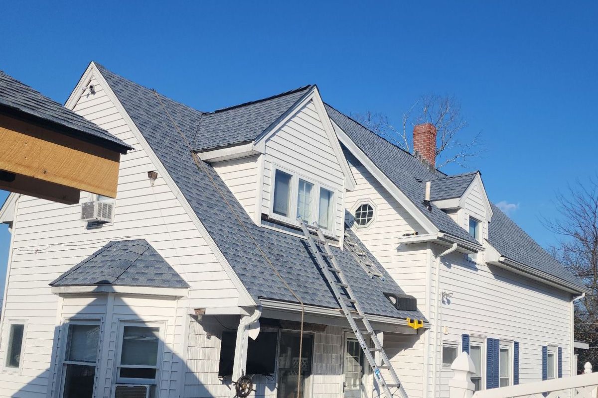 roofer working