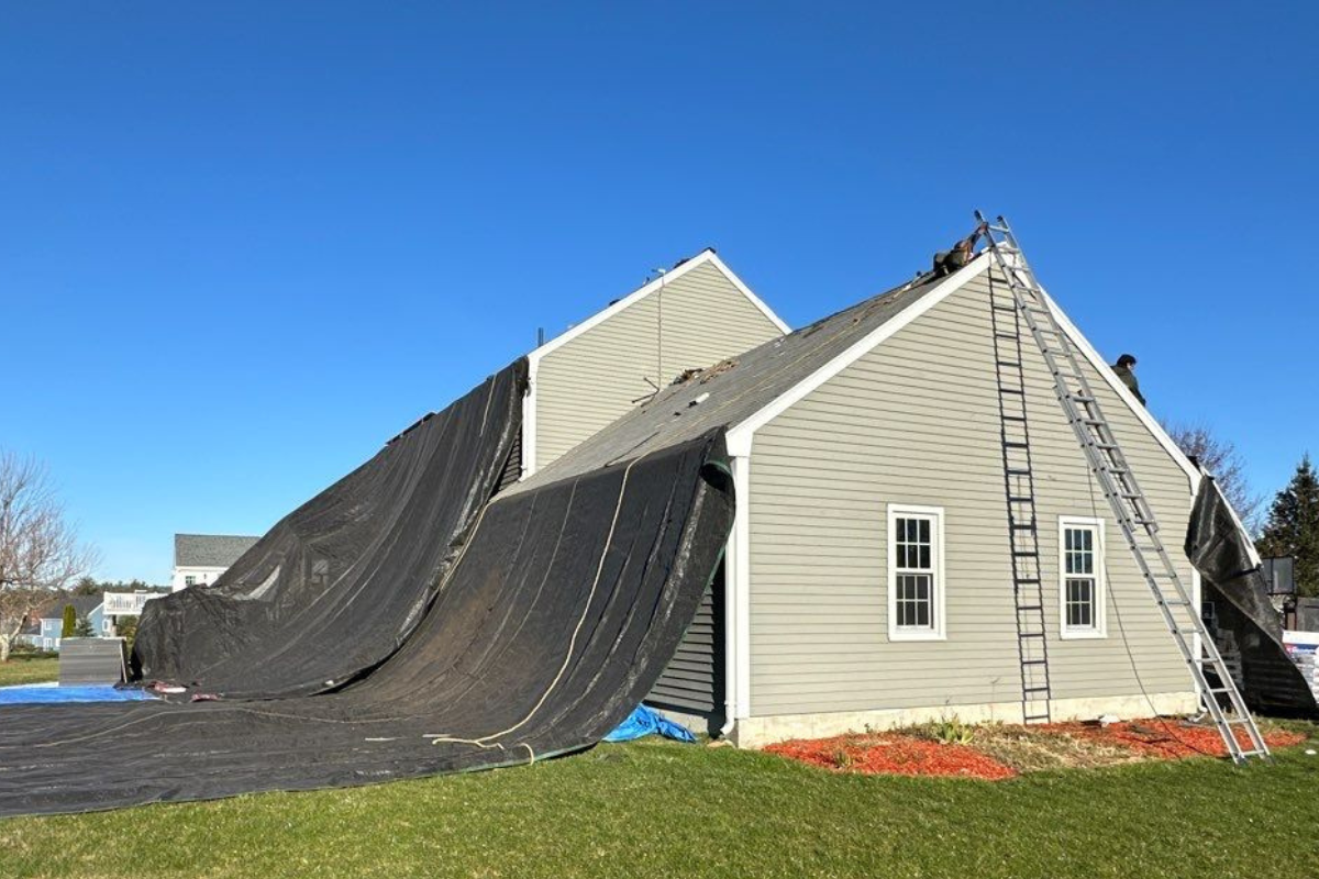 roofer working