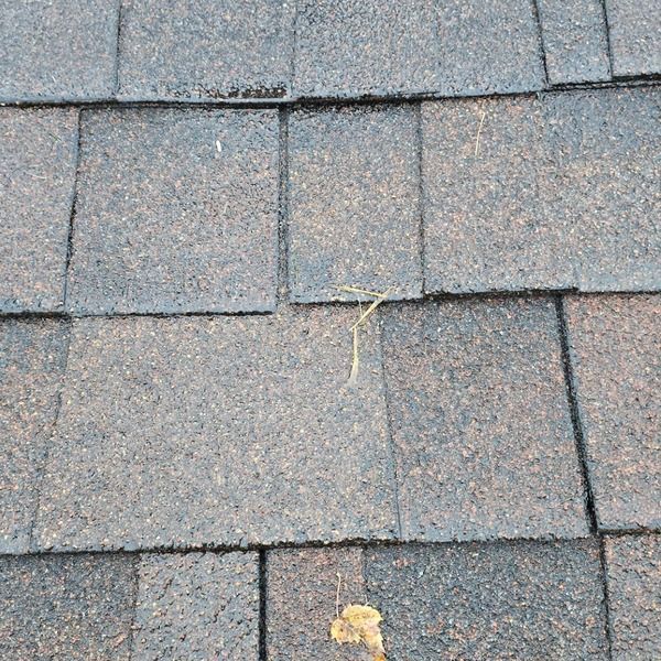 Incorrect zig-zag shingle installation pattern