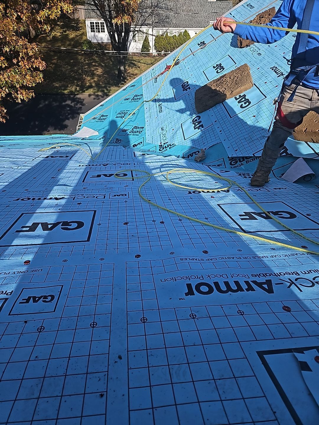 roofer working