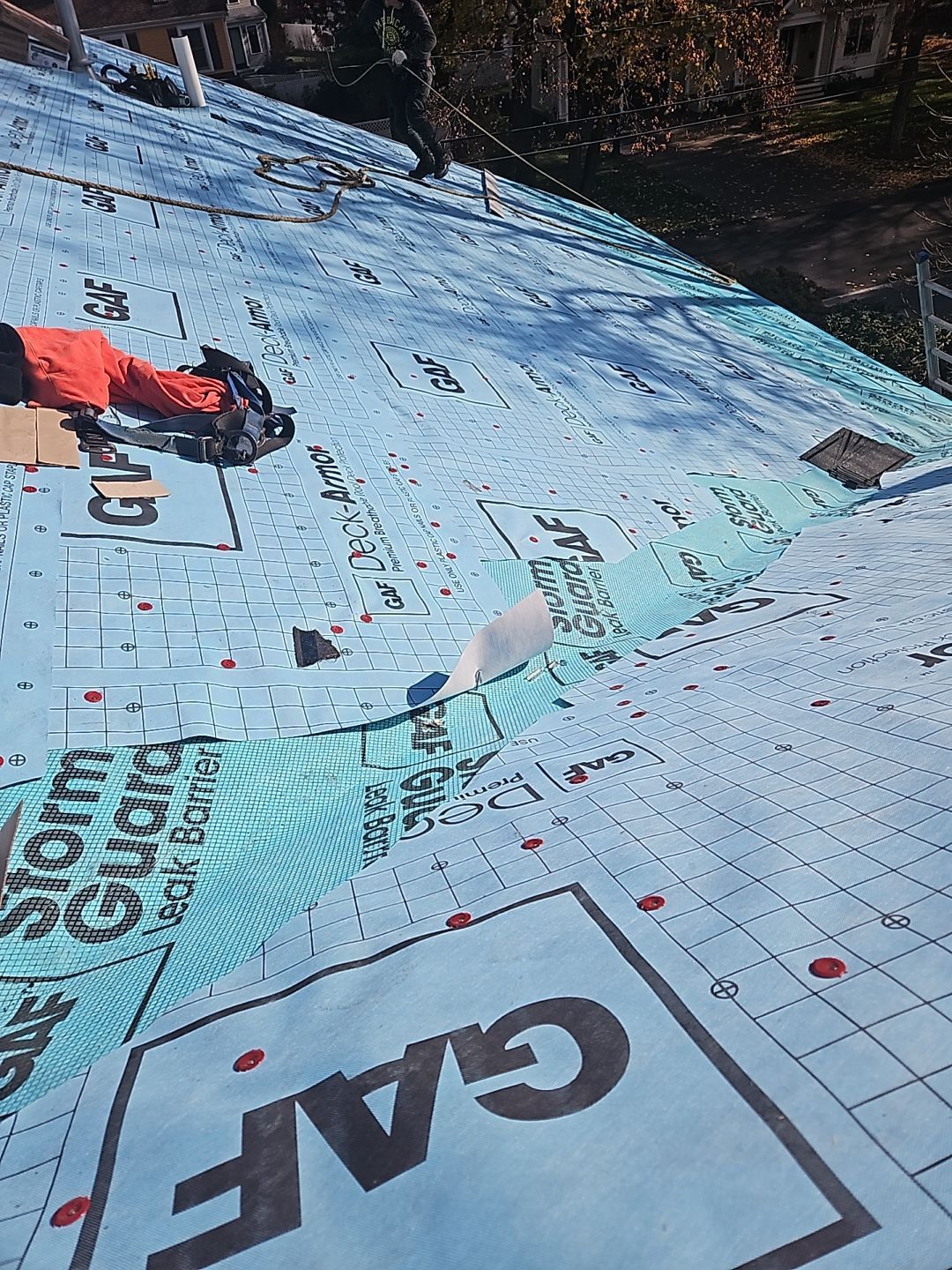 roofer working