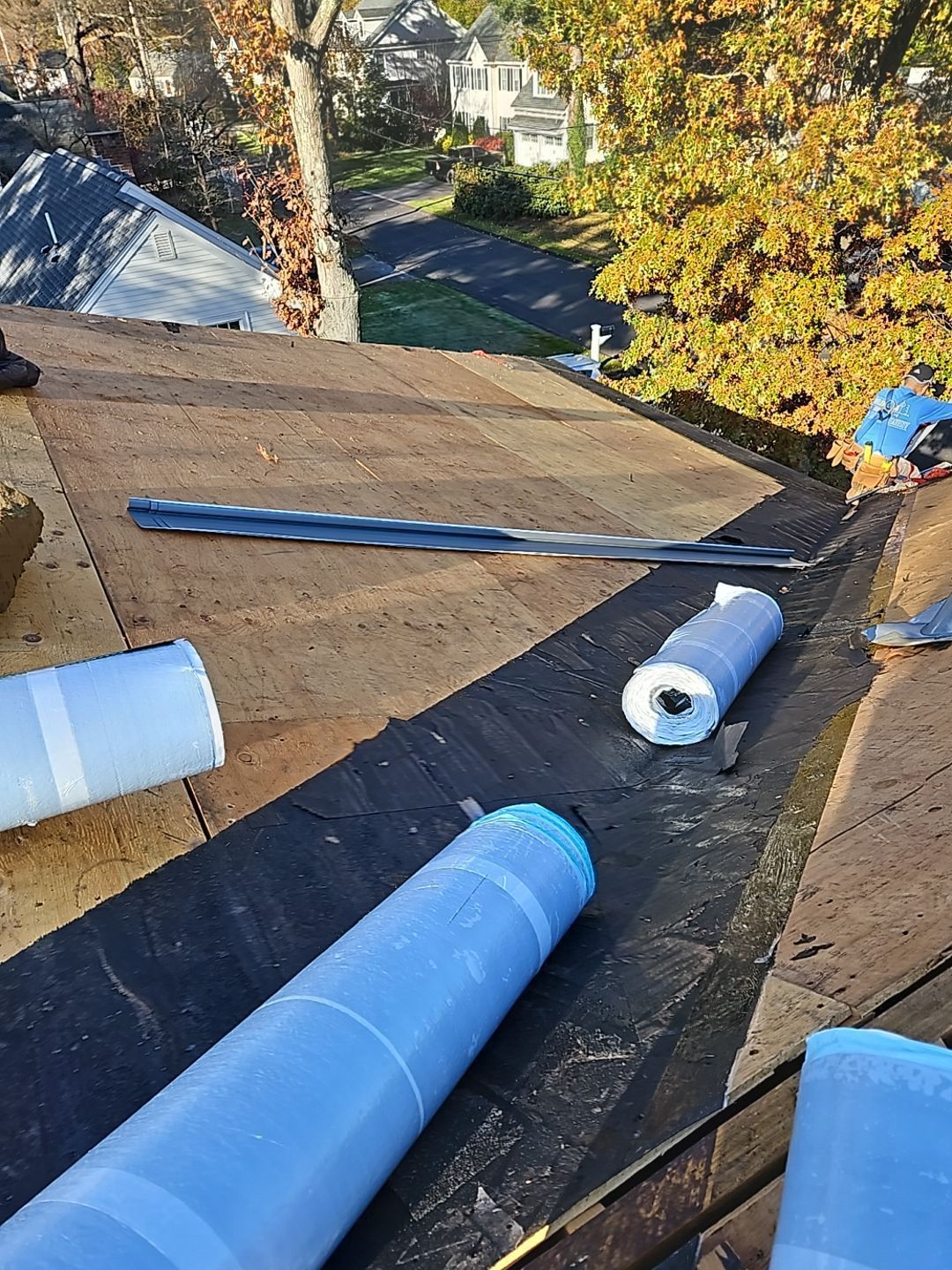 roofer working