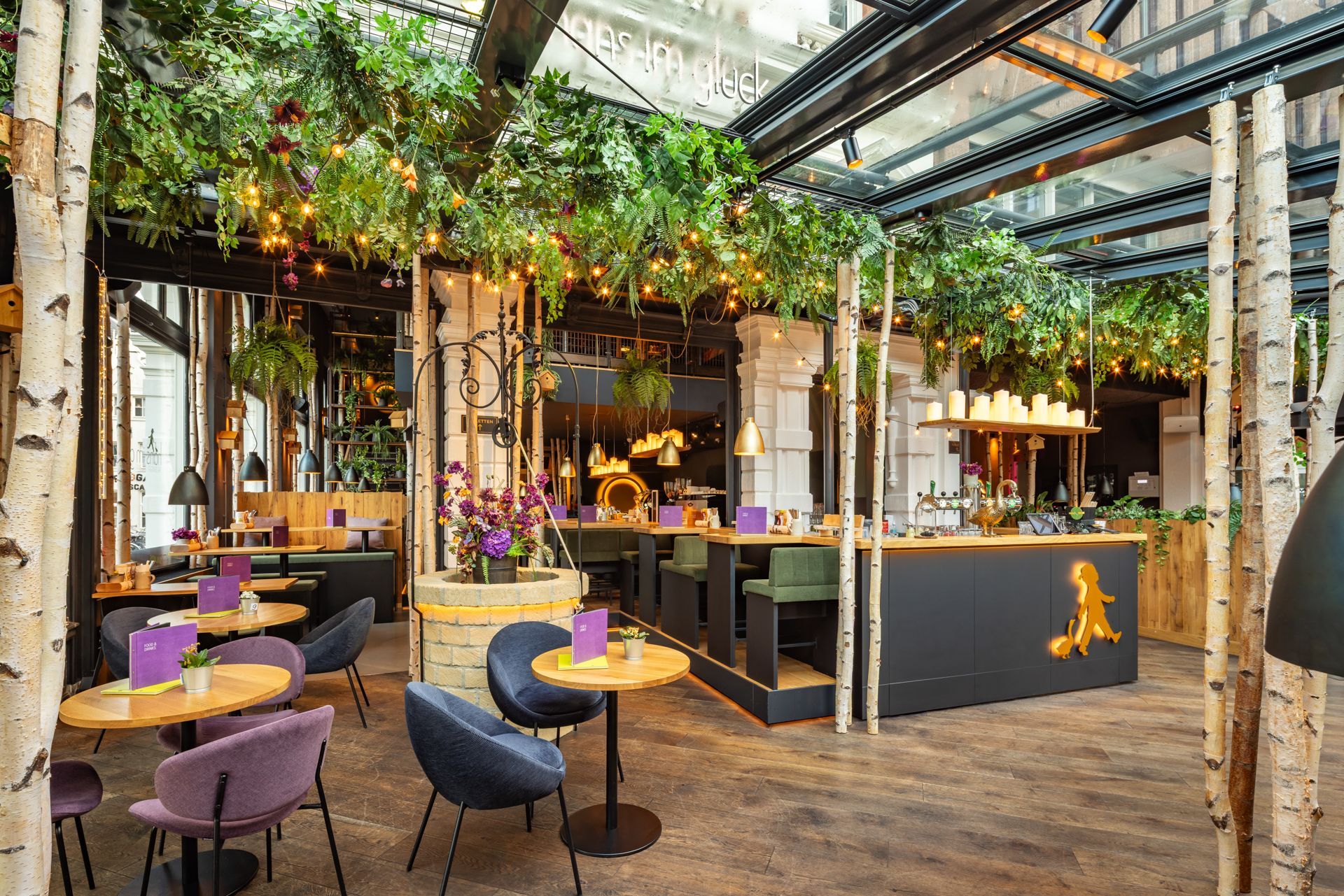 Hans im Glück Amsterdam Restaurant Neueröffnung mit bekanntem Birkendesign nun auch in den Niederlanden.