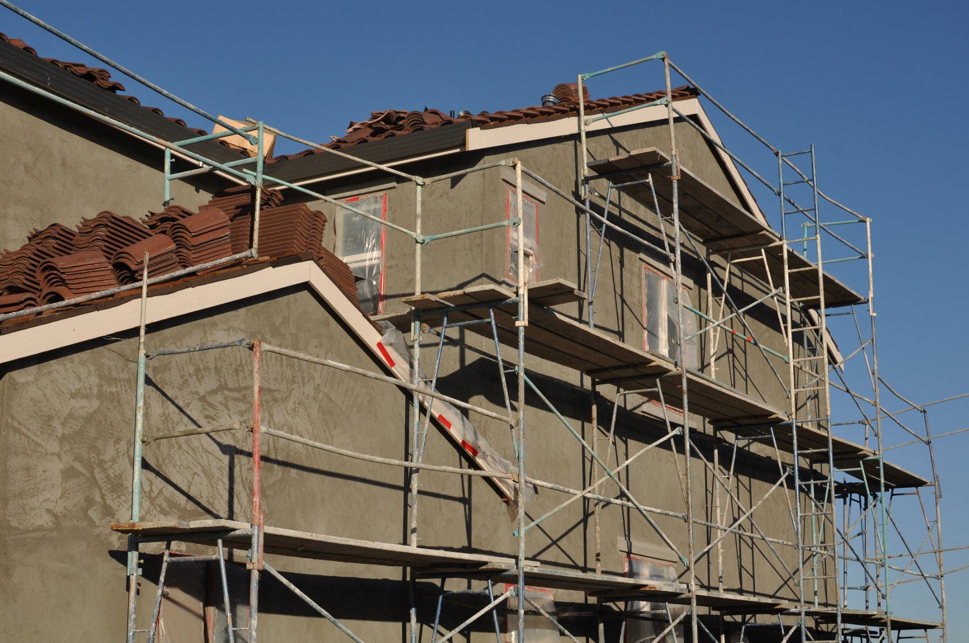 a house that just had fresh new stucco applied to it in mesa