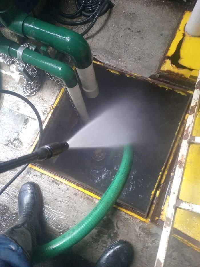 LAVA CISTERNAS Y PIPAS DE AGUA ASA   - 