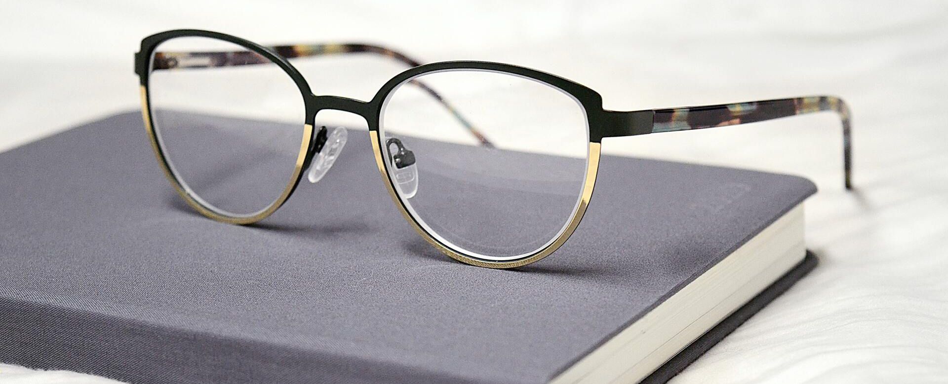 tortoiseshell glasses