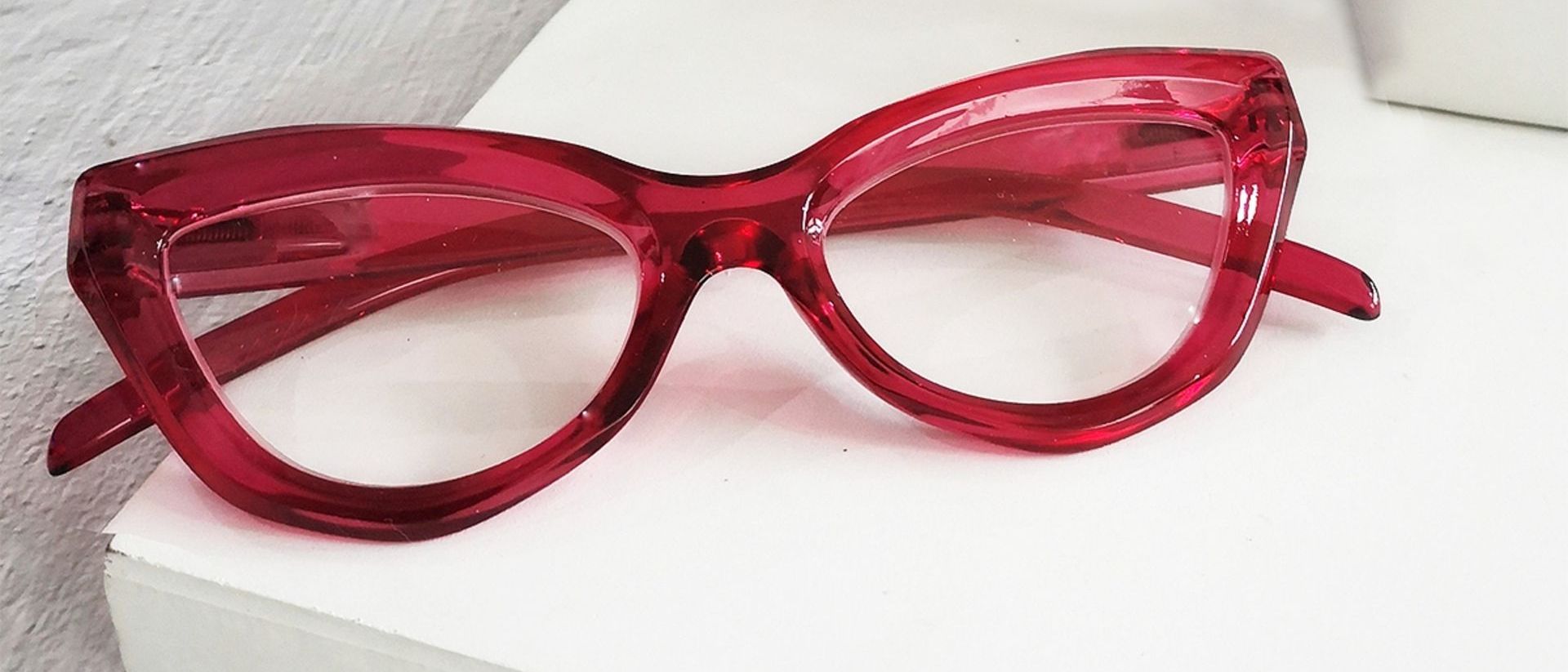 red glasses