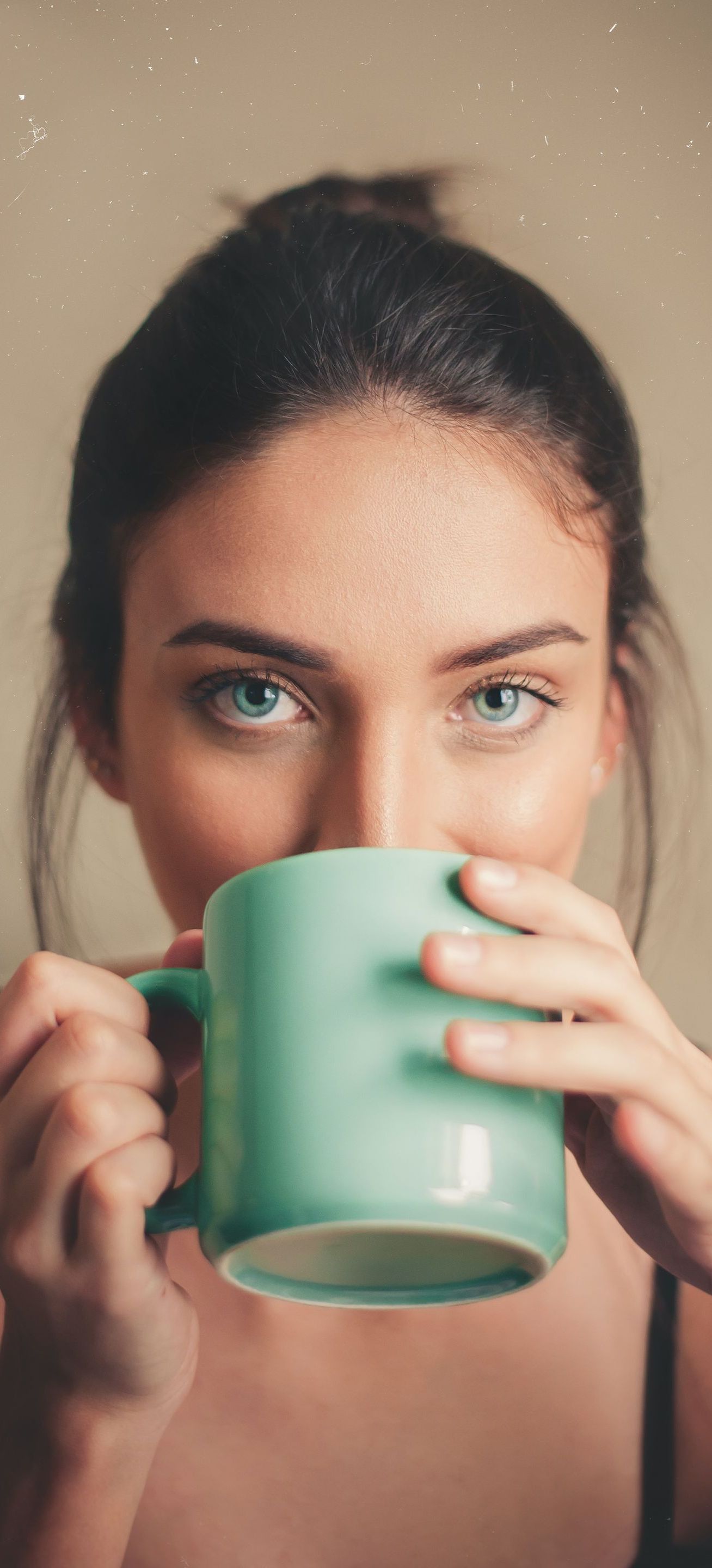 woman drinking coffee