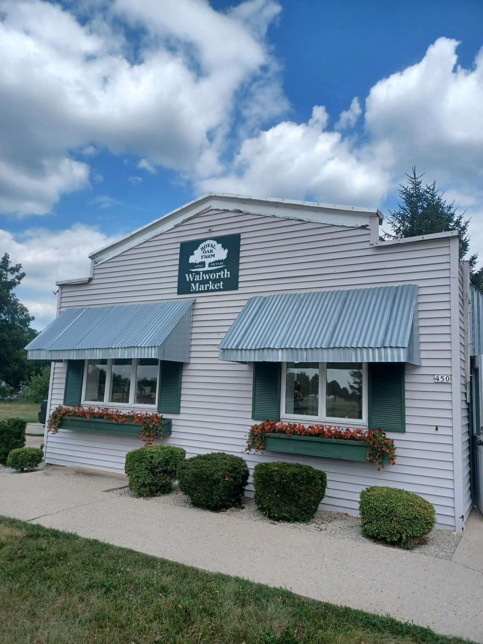 Royal Oak Farm Walworth Wisconsin Market Building