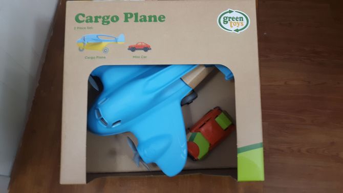 A box that says cargo plane on it