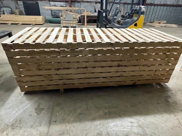 single stack of long pallets