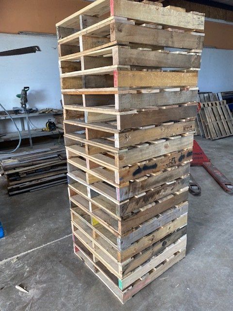 single stack of small wooden pallets