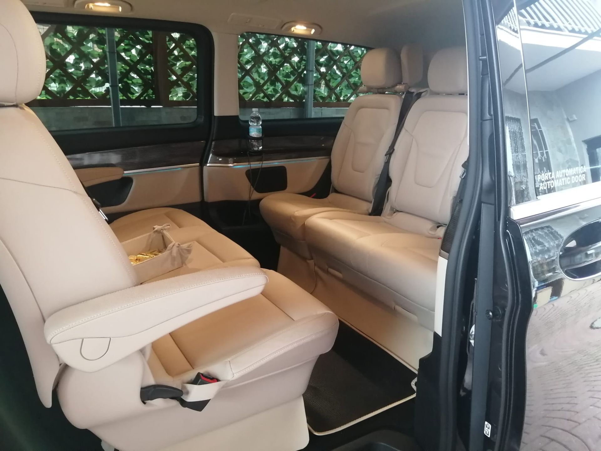 Auto con conducente per servizio NCC professionale a Torino e provincia