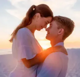 beautiful-gift-photography-couples-and-engagement-service-img
