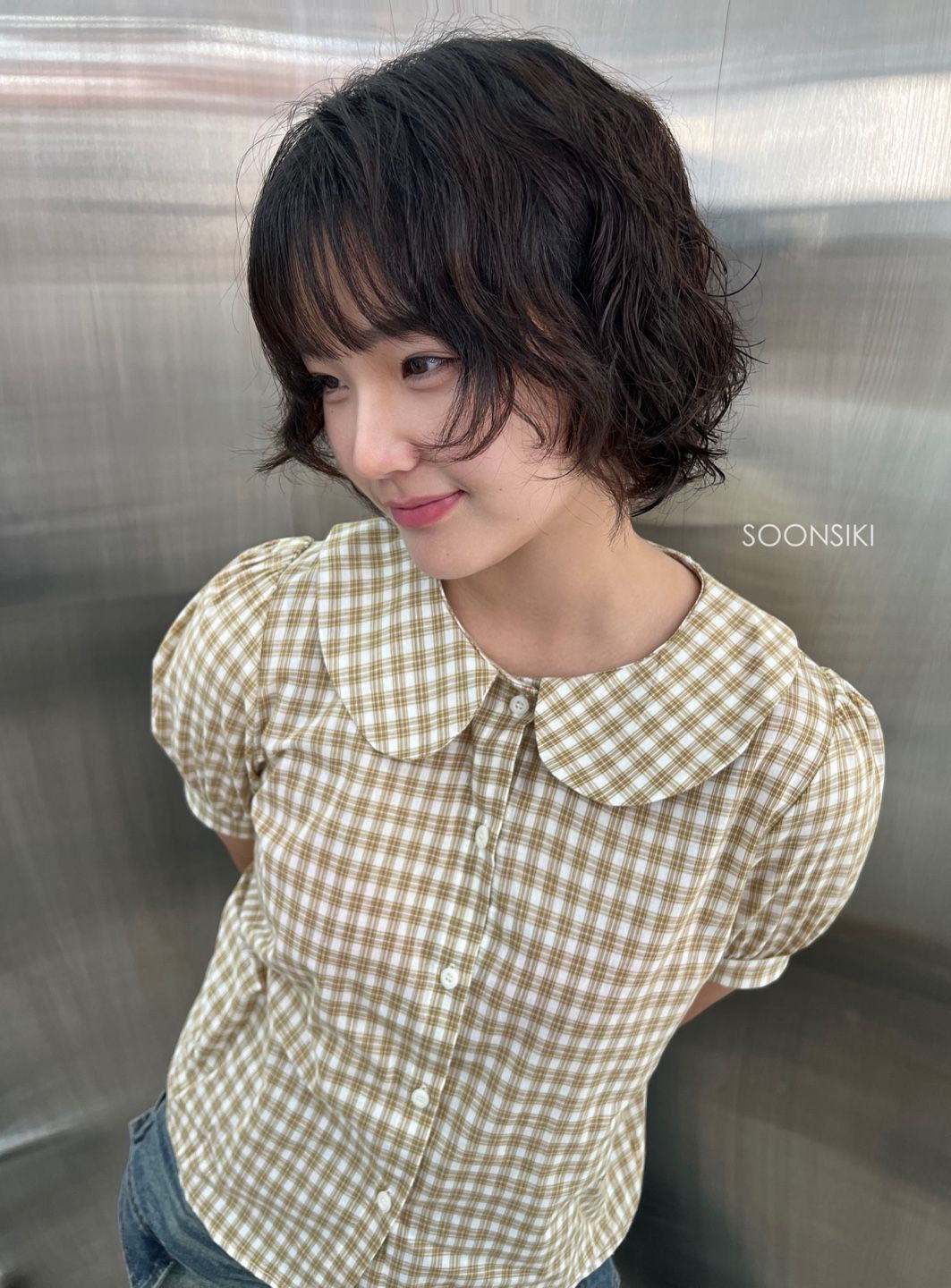 Short Korean bob haircut, one of the hair cut and styling services at Soonsiki Moment Hongdae, Seoul
