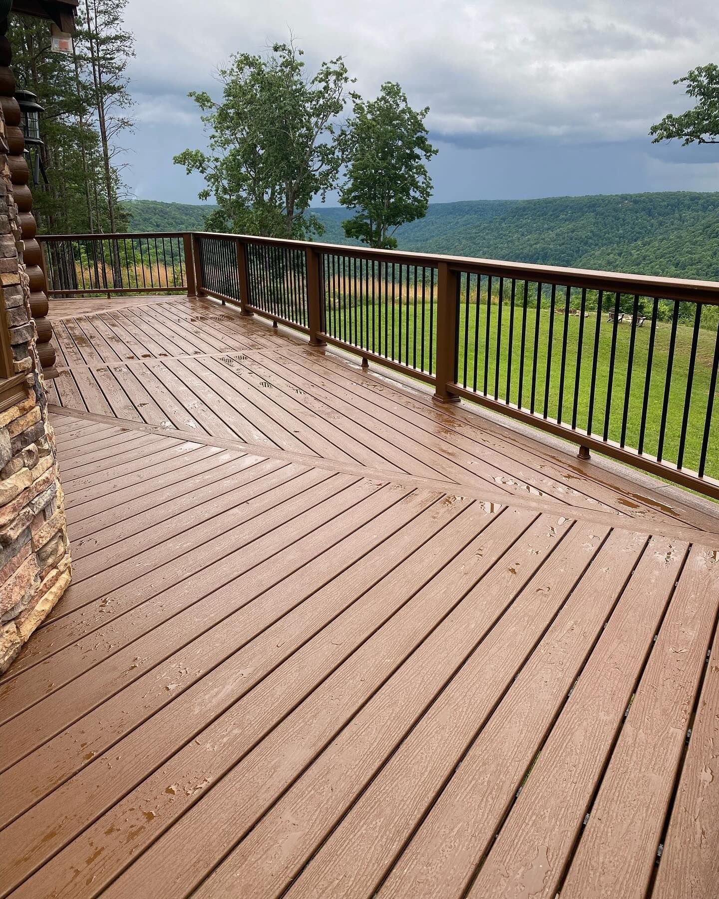 Custom wood deck design and installation by RSW Chattanooga