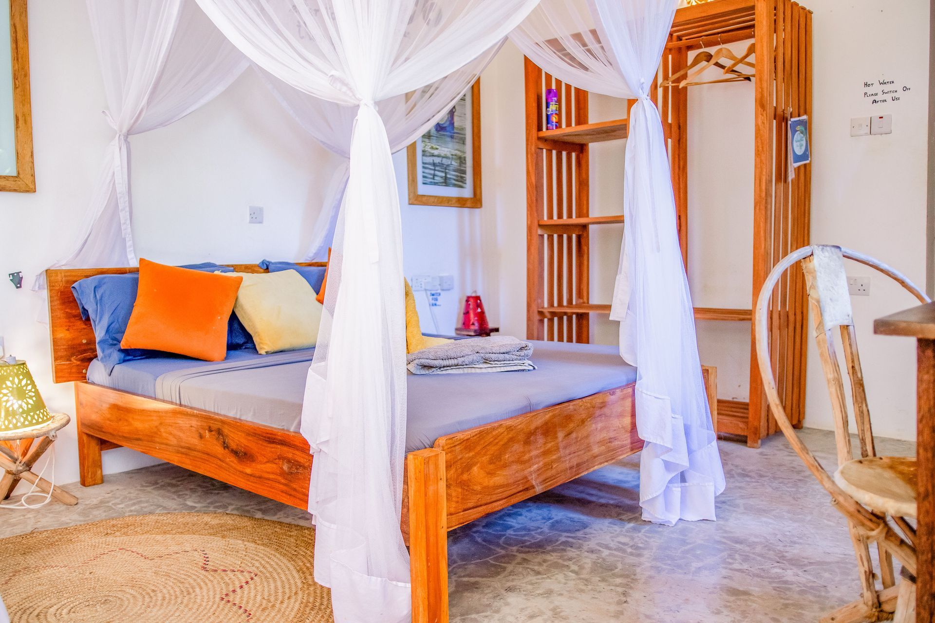 Bedroom for 4 persons, 2 double beds, terrace with swimming pool view, ceiling fan