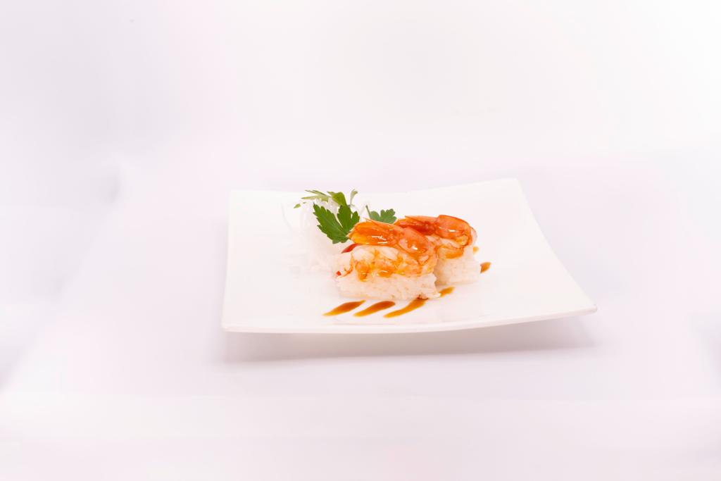 Roll speciali con salmone e gamberi