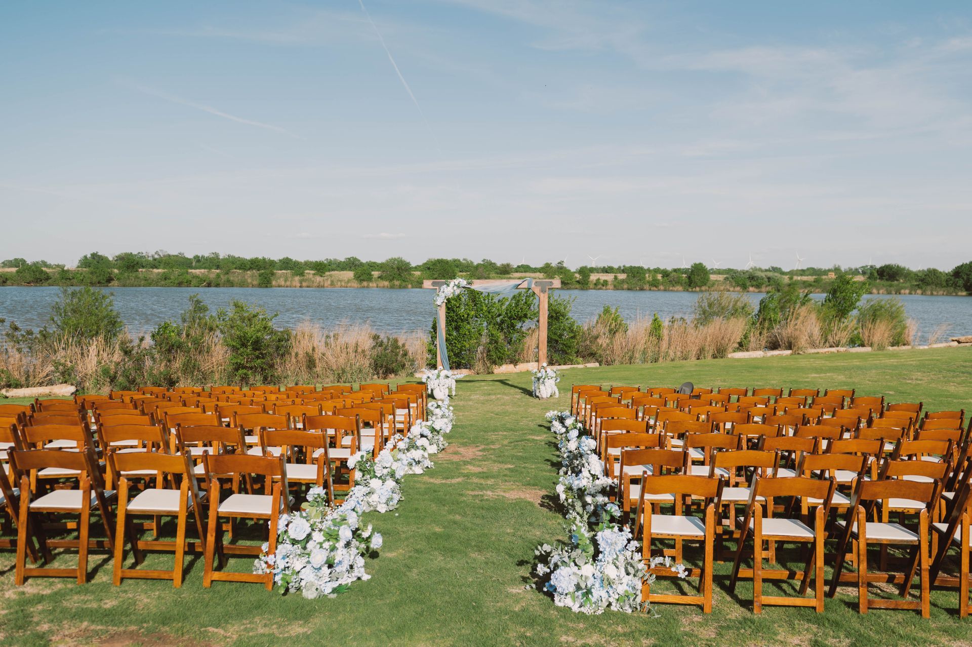 outdoor wedding at wild wood wedding and event center