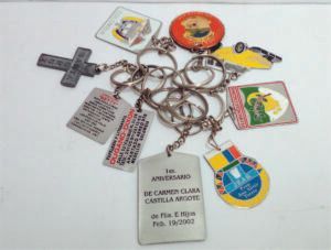Diseño y fabricación de llaveros en Medellín. Llaveros en todos los materiales y referencia. Entrega en toda Colombia