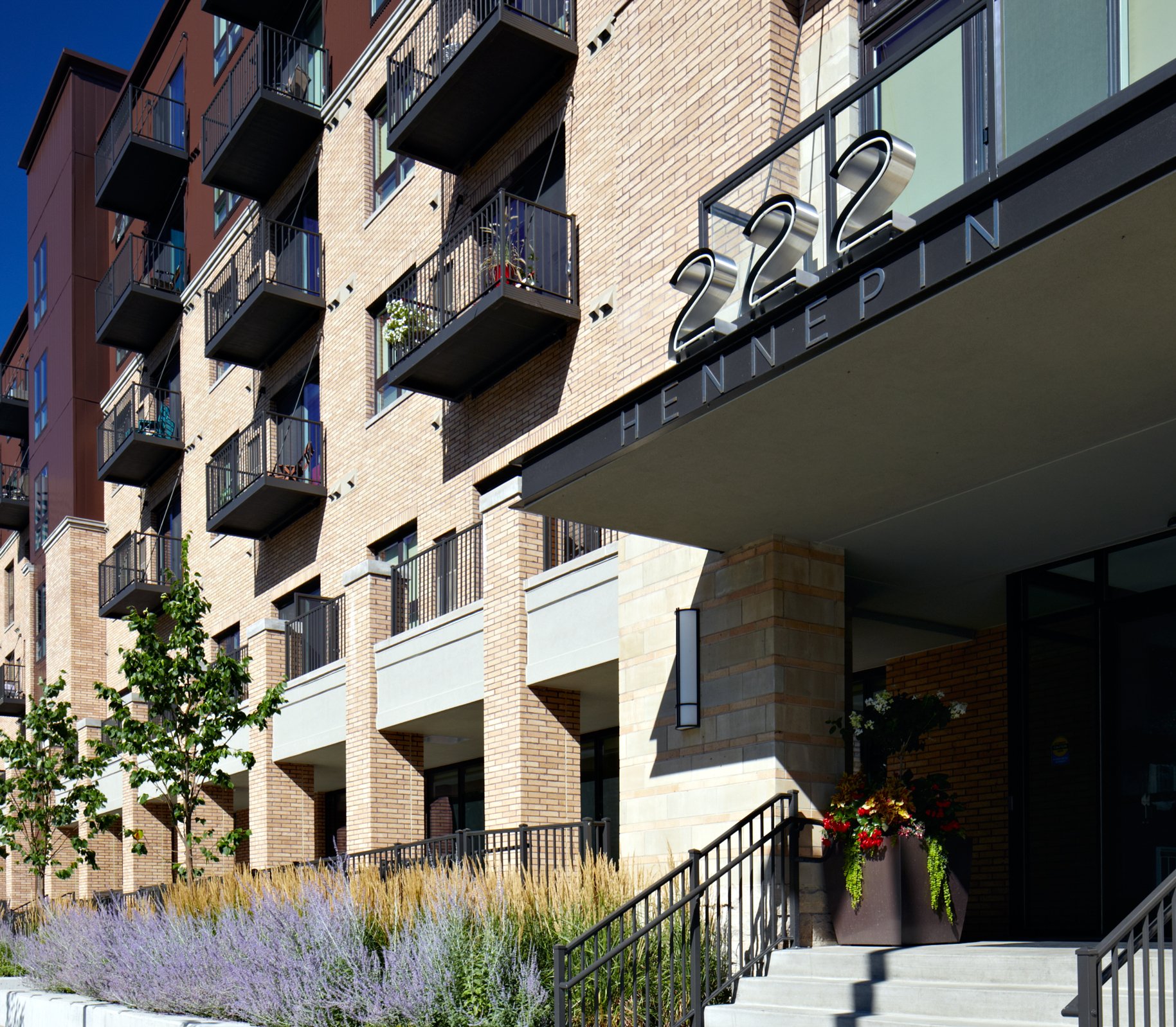 222 Hennepin Apartments in the Warehouse District 2015 2nd Avenue