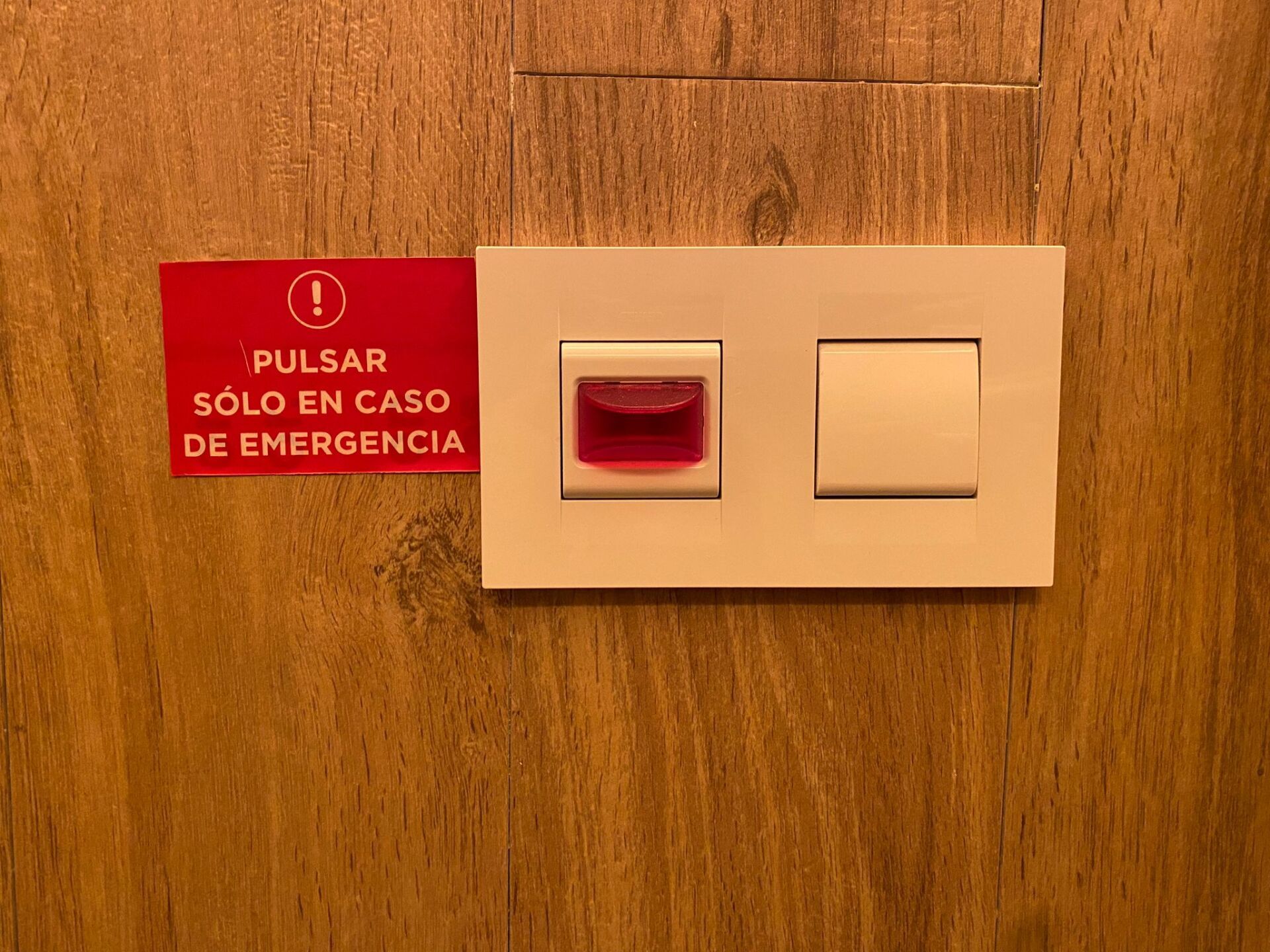 Botones de emergencia para baño