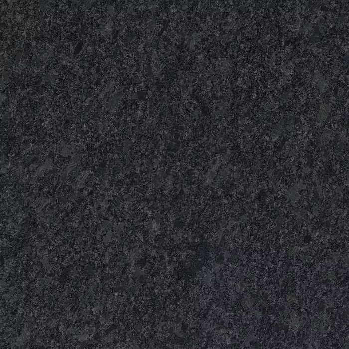 Un primer plano de una encimera de granito negro.