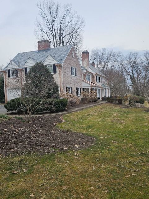 Large House With A Large Lawn In Front – Lititz, PA – Trailside Spouting, LLC