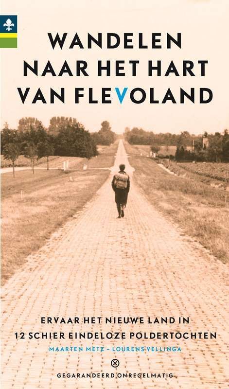 Boekcover met een afbeelding van een persoon die over een weg loopt in Flevoland, Nederland.