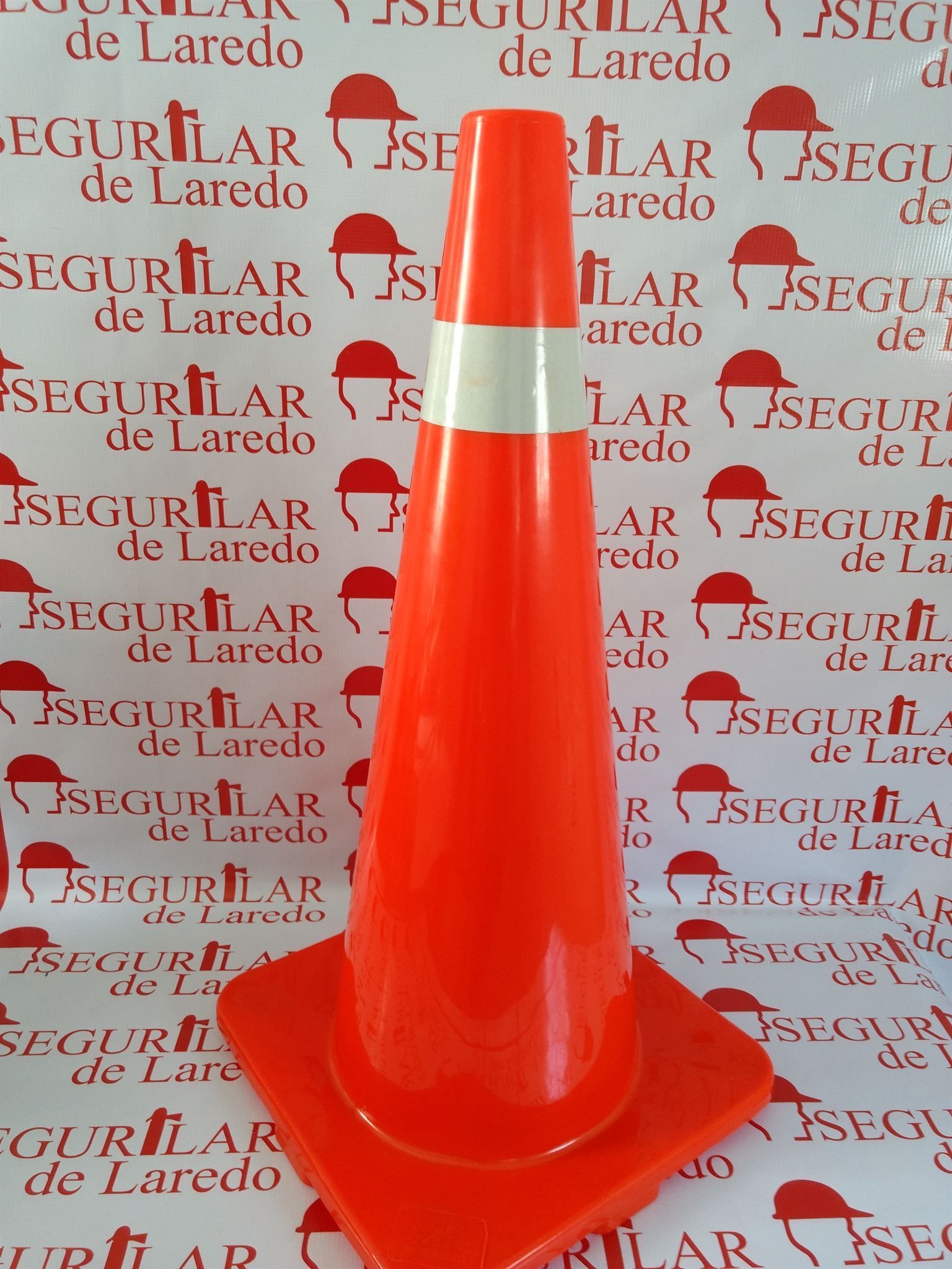 CONO CON REFEJANTE
