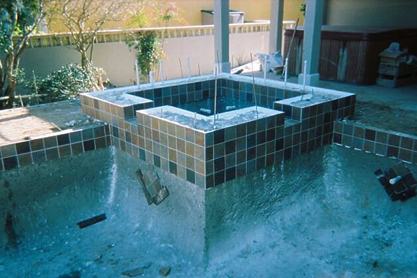 pool tiling