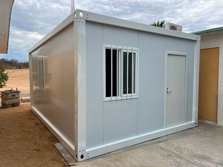 Interior modular moderno y luminoso