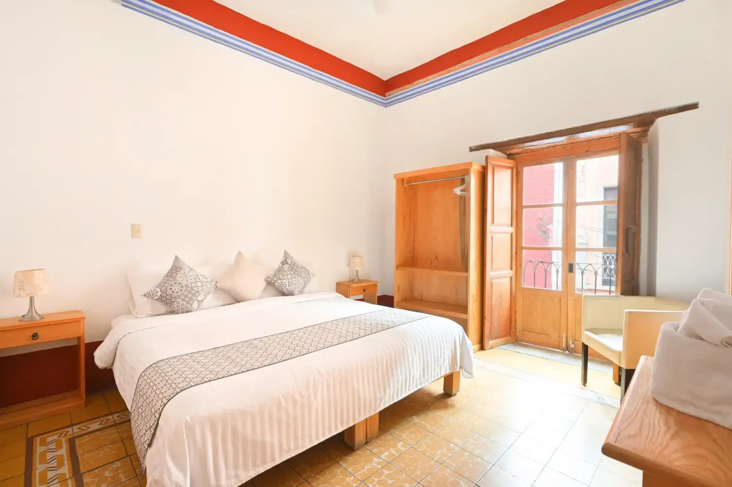 Cuarto King . Mesón Cuevano.