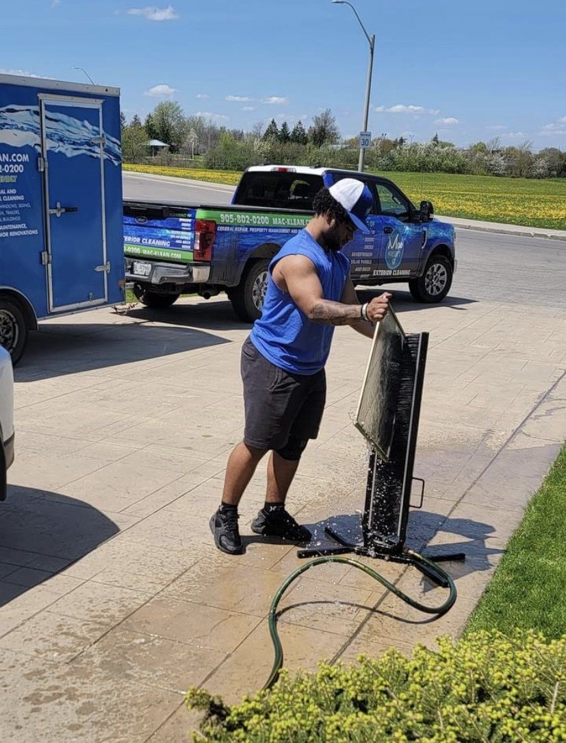 picture of some of the window cleaners at Mac-Klean