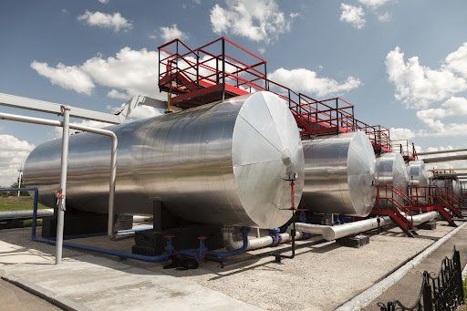 Industrial Oil Storage Tanks