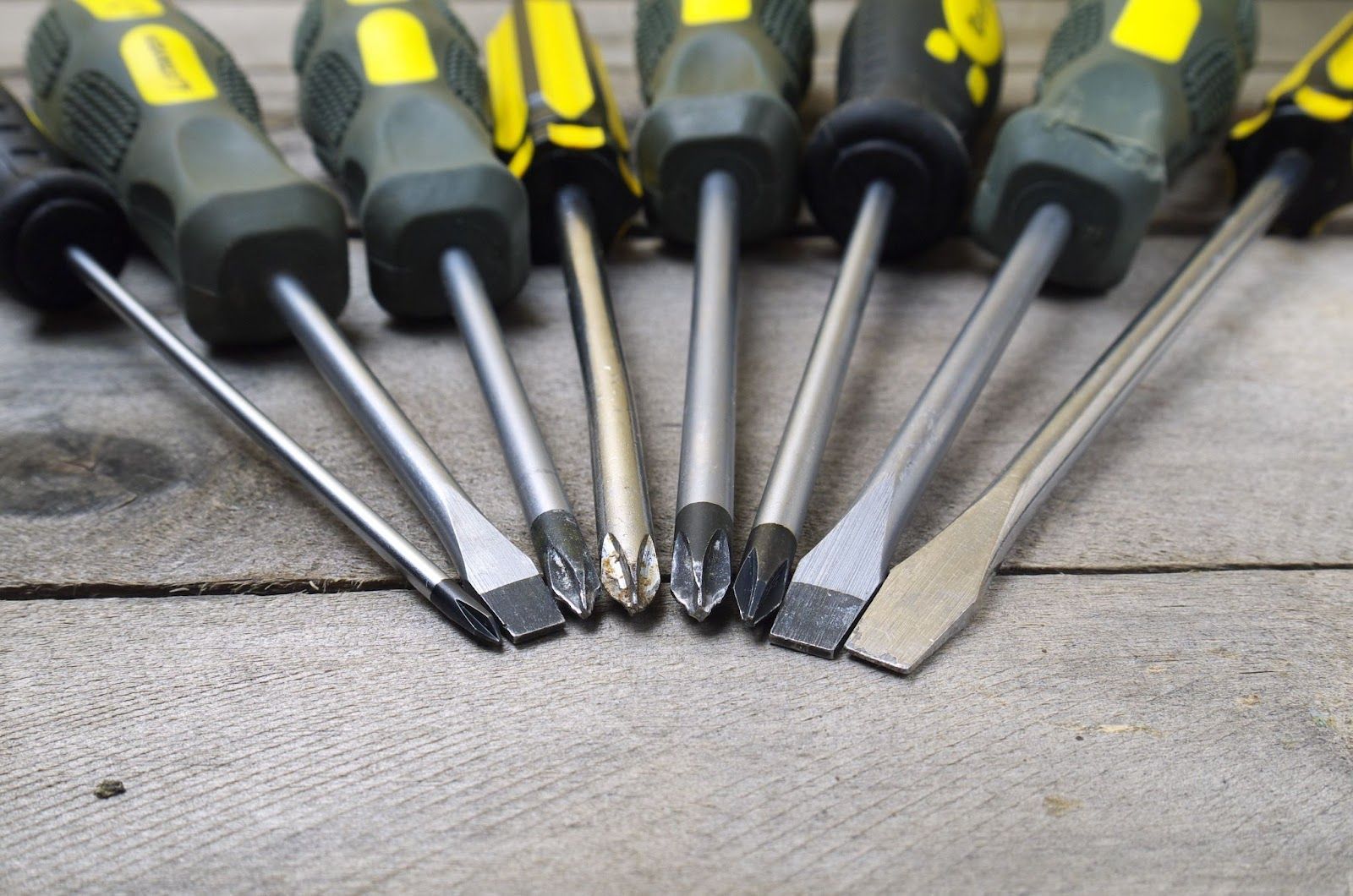 Screwdriver For Machine Screws
