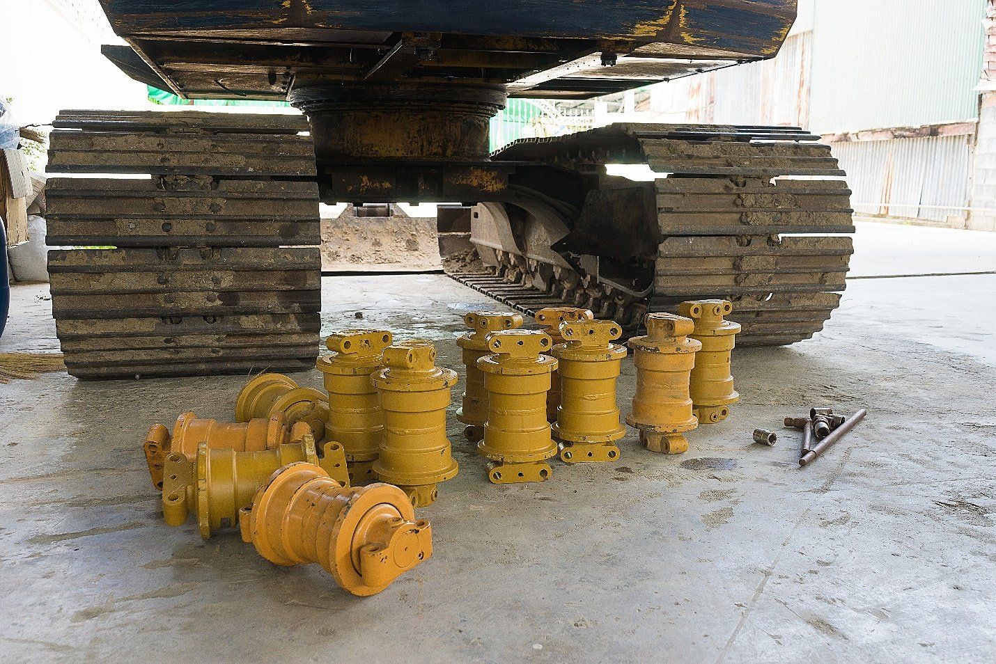 Things to Consider for Successful Heavy Equipment Spare Parts Management