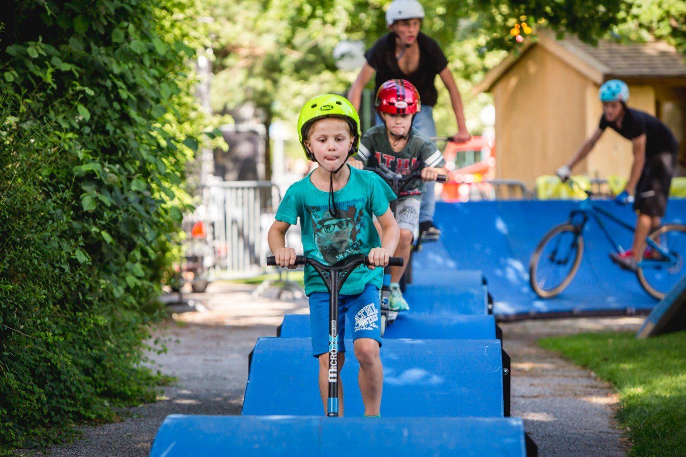 Pump Track, modular, Parkitect, skate park, bike path, scooters, inline skates, outdoor play