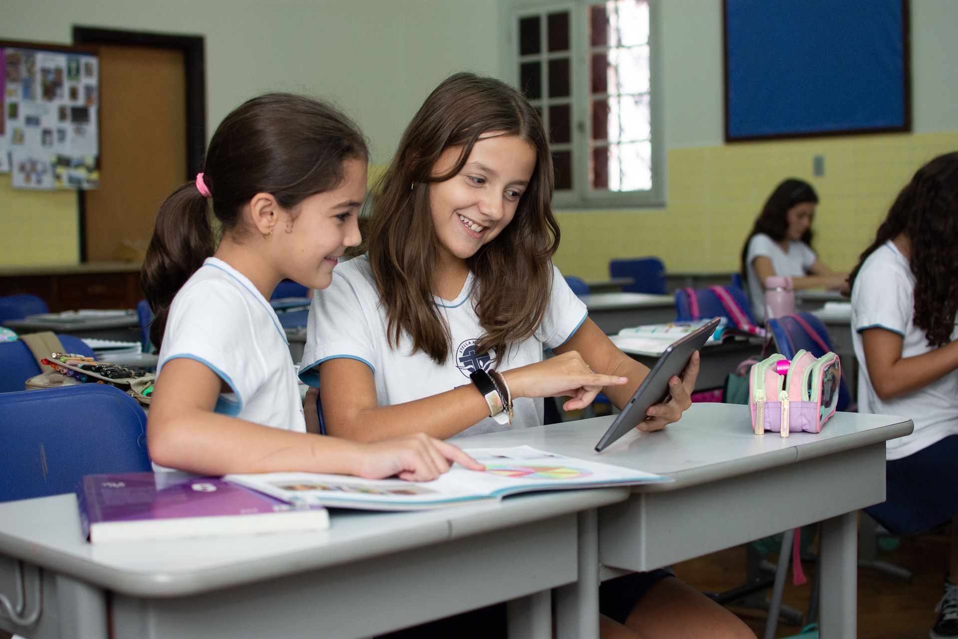 onheça o Colégio Stella Maris. Desenvolvimento integral, idiomas e certificações. Programas estendidos disponíveis.